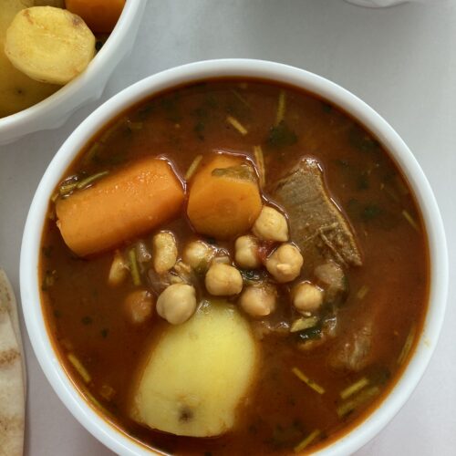 Shorba er en traditionel suppe, der bliver spist i Afghanistan